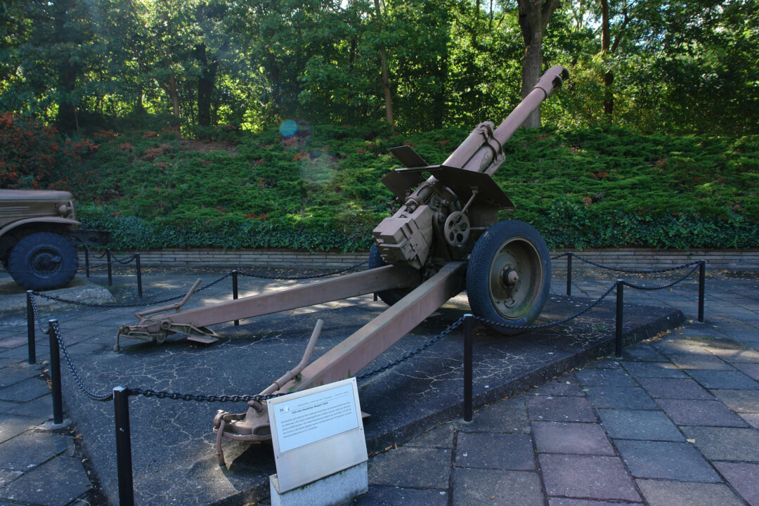 Sowjetische 152 mm-Haubitze